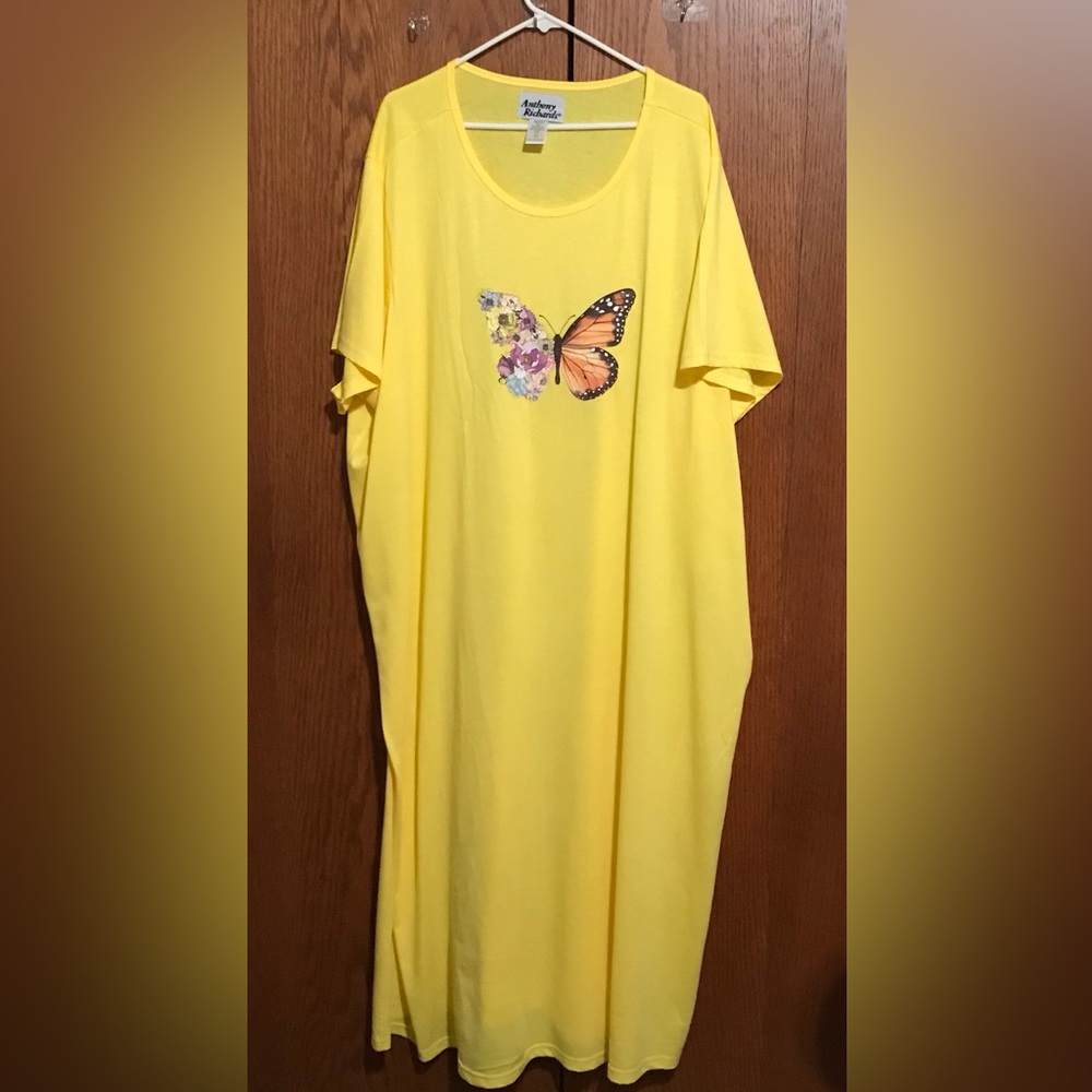 NWOT Anthony Richards 4X Yellow Butterfly Graphic Women's Nightgown Pajamas